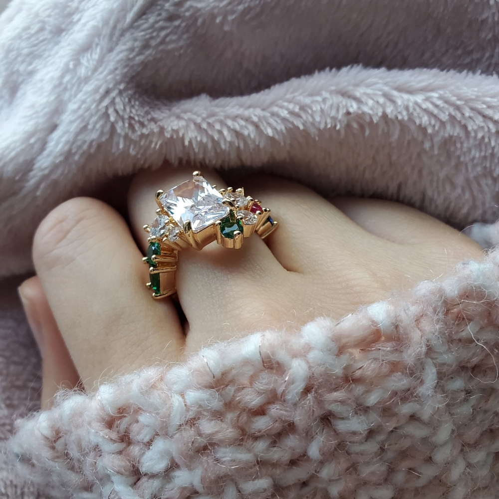 NWT Gorgeous Emerald Cut White Sapphire Ring - Picture 12 of 12